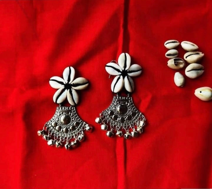 Shell Flower Earrings