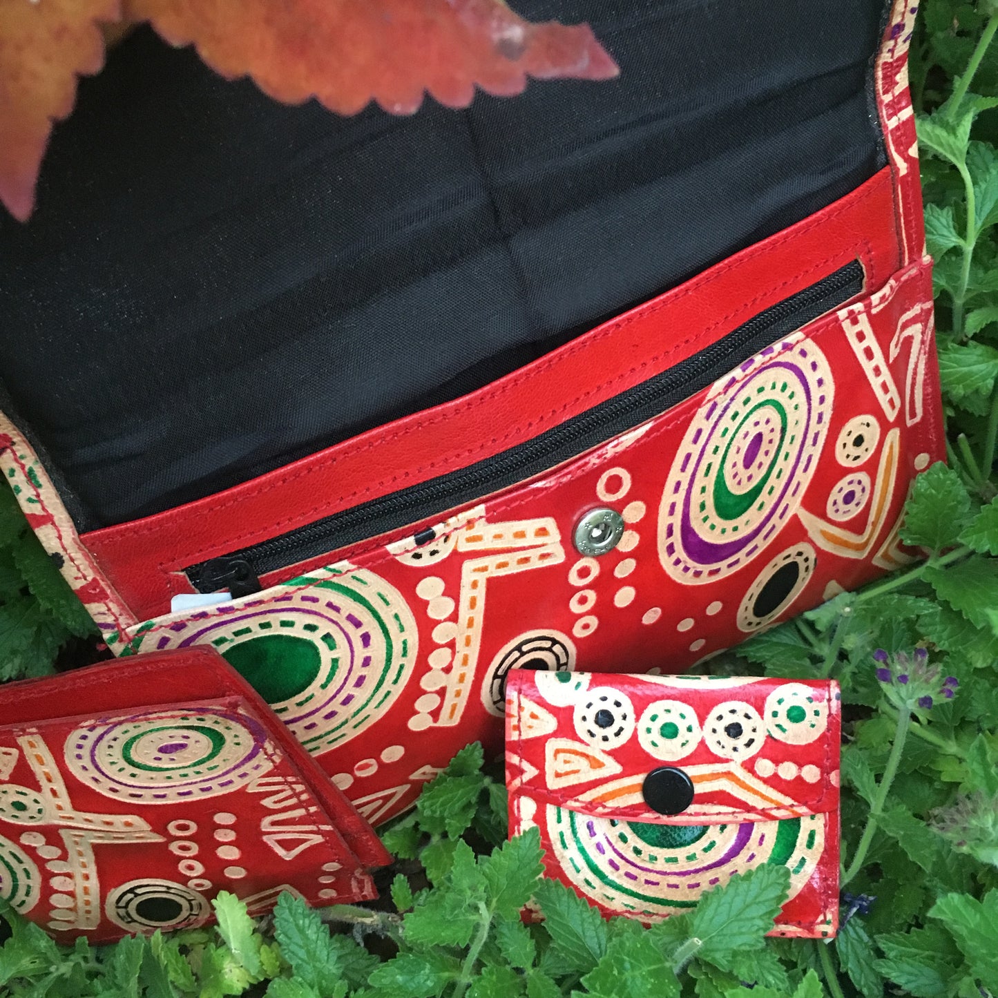 Crimson Doodle Purse Set