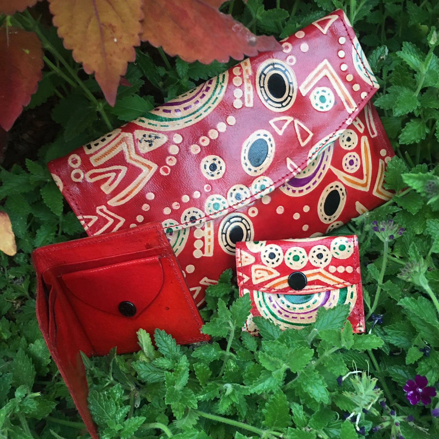 Crimson Doodle Purse Set